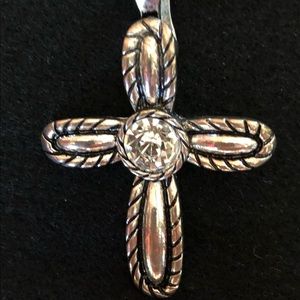 Beautiful New Without Tags Silver Tone Cross Pendant (* Pendant Only*)